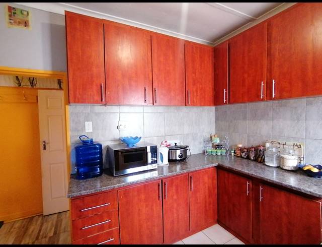 3 BEDROOM FREESTANDING SOLD IN STILFONTEIN EXT 1